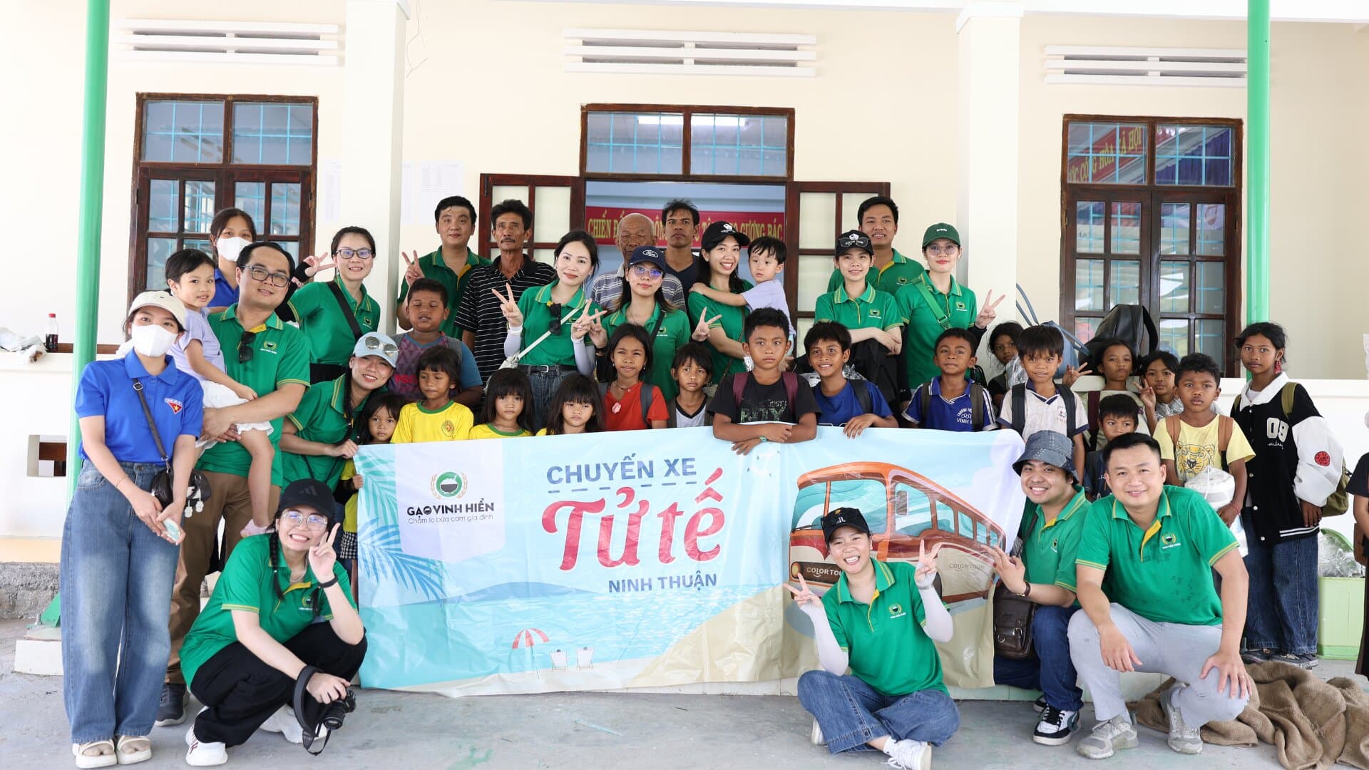 Gạo từ thiện